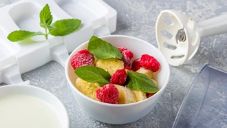 Gelato con il frullatore a immersione